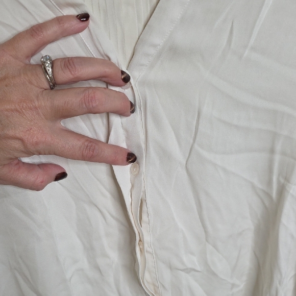 Quince Classic Cream Blouse Silk Size Medium - Picture 3 of 7